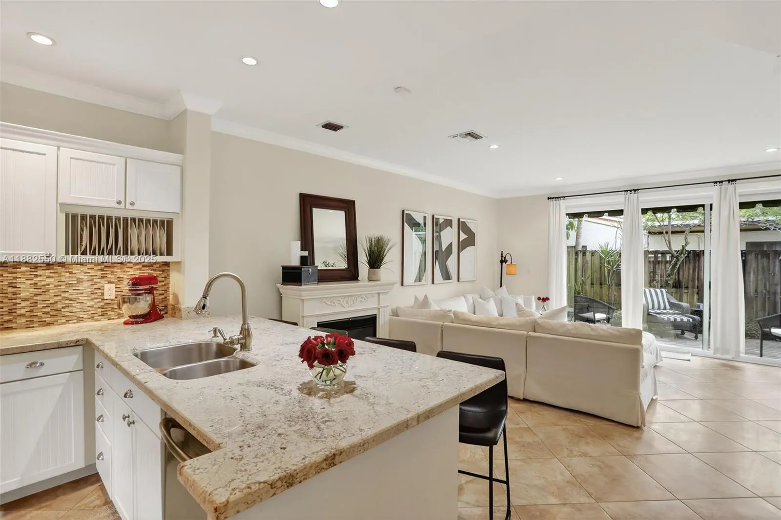 633 NE 9th Ave, #2