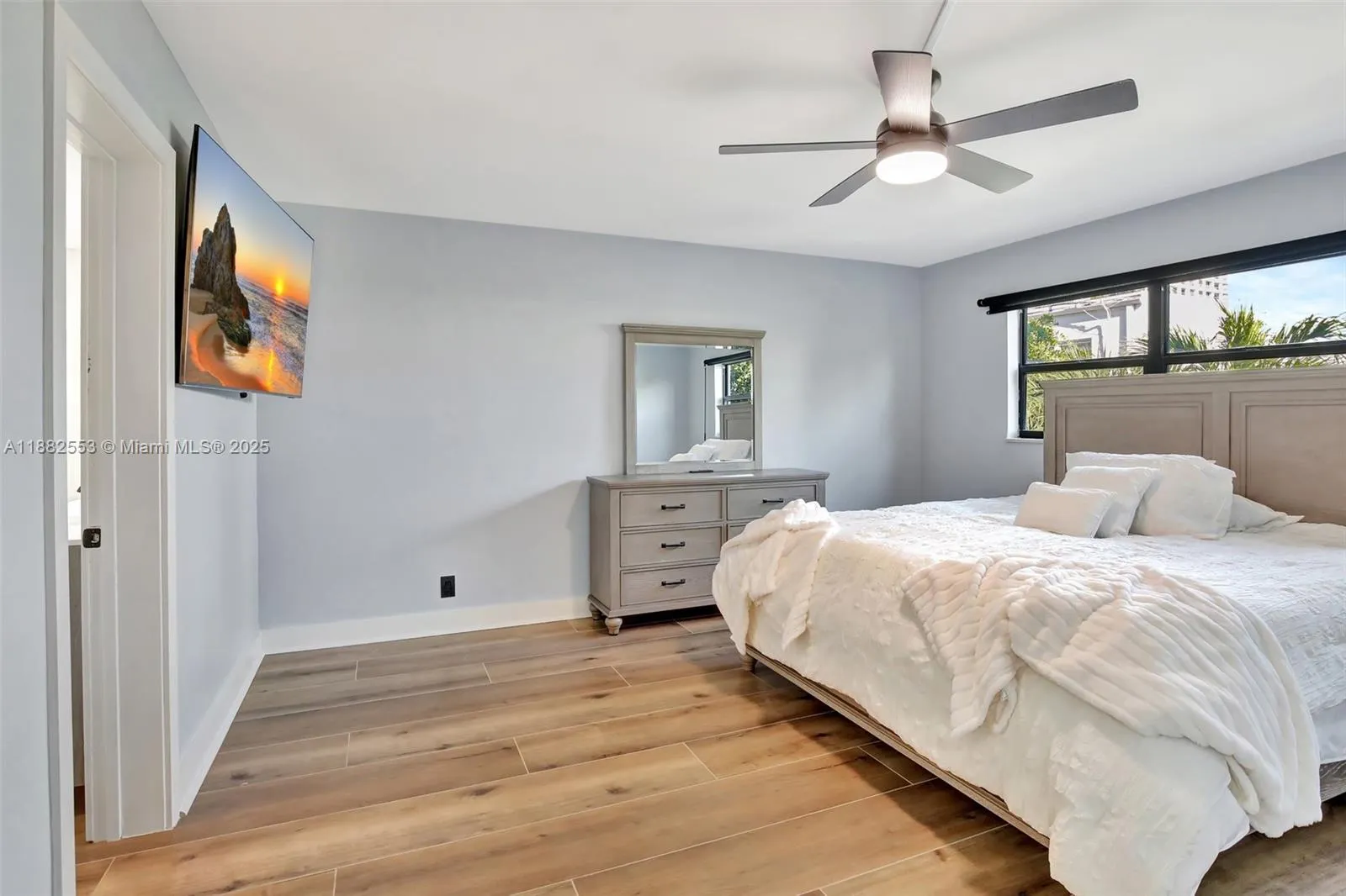 520 Orton Ave, #303