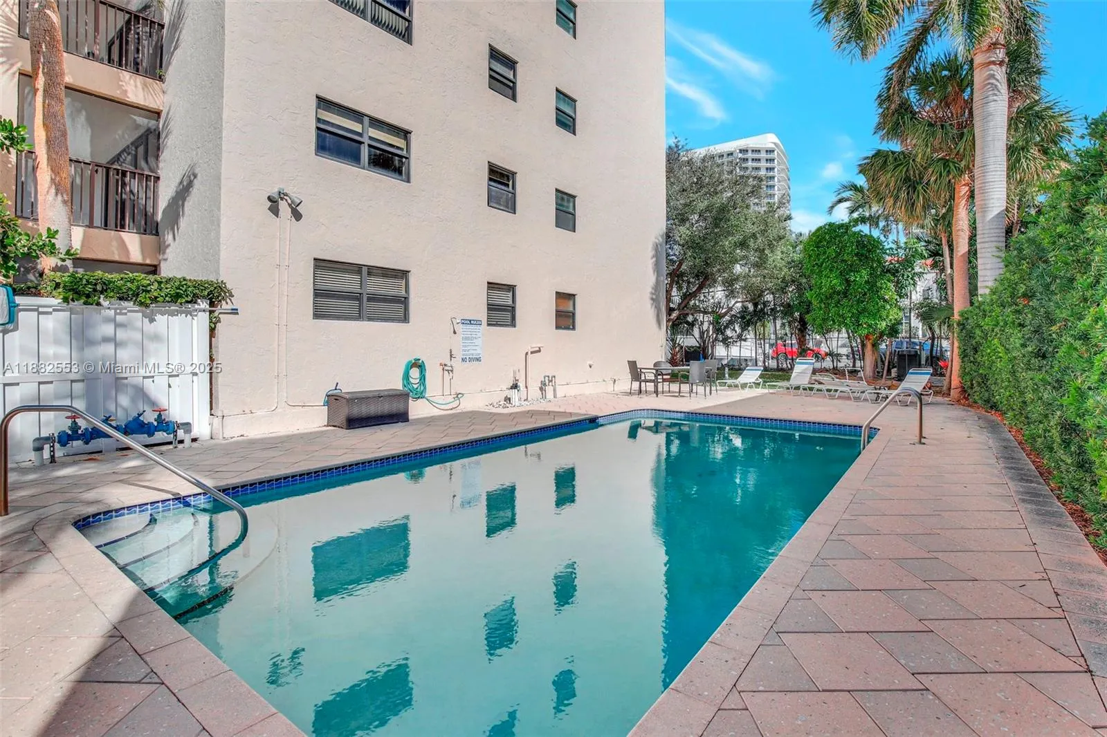 520 Orton Ave, #303