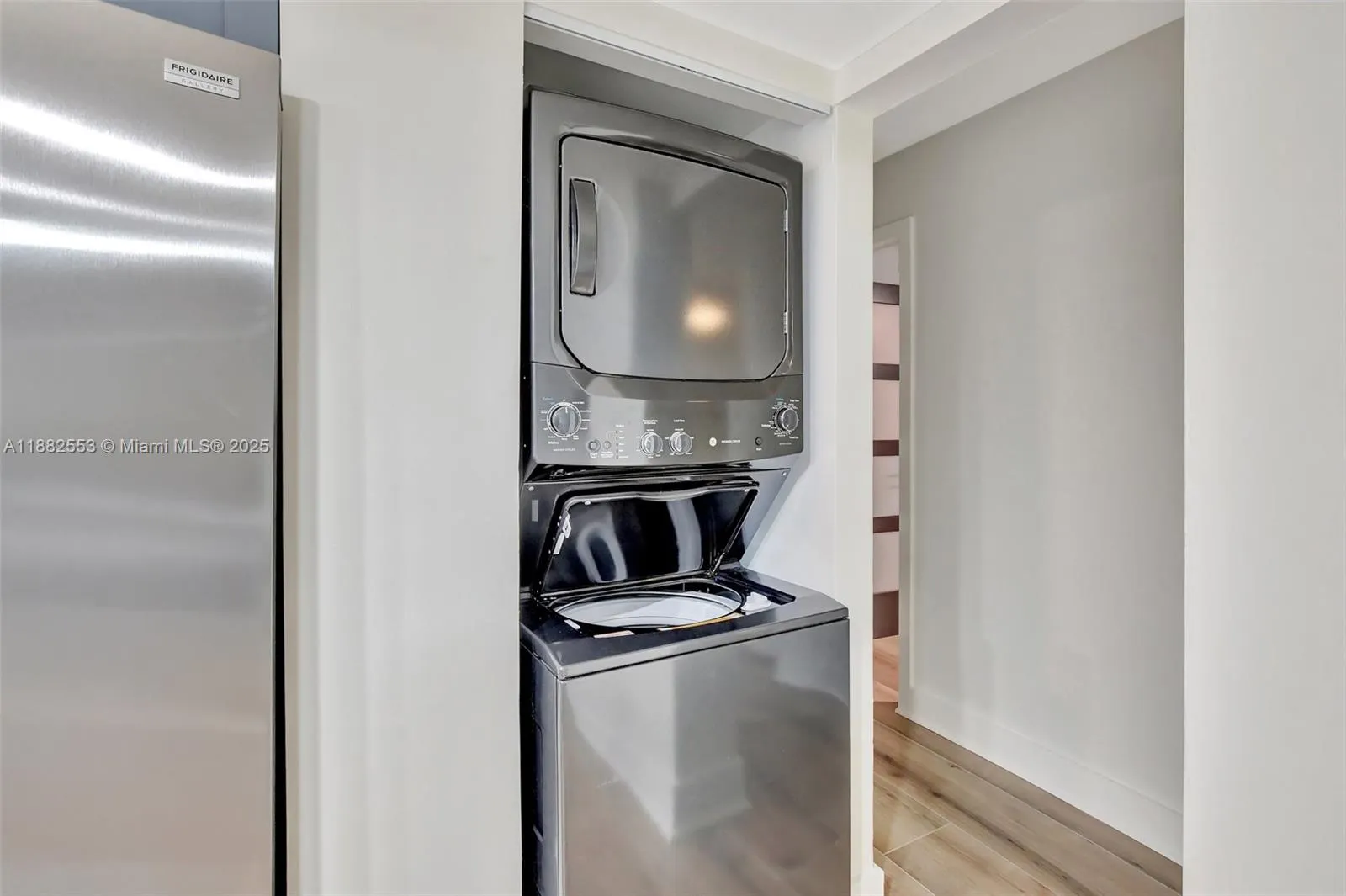 520 Orton Ave, #303