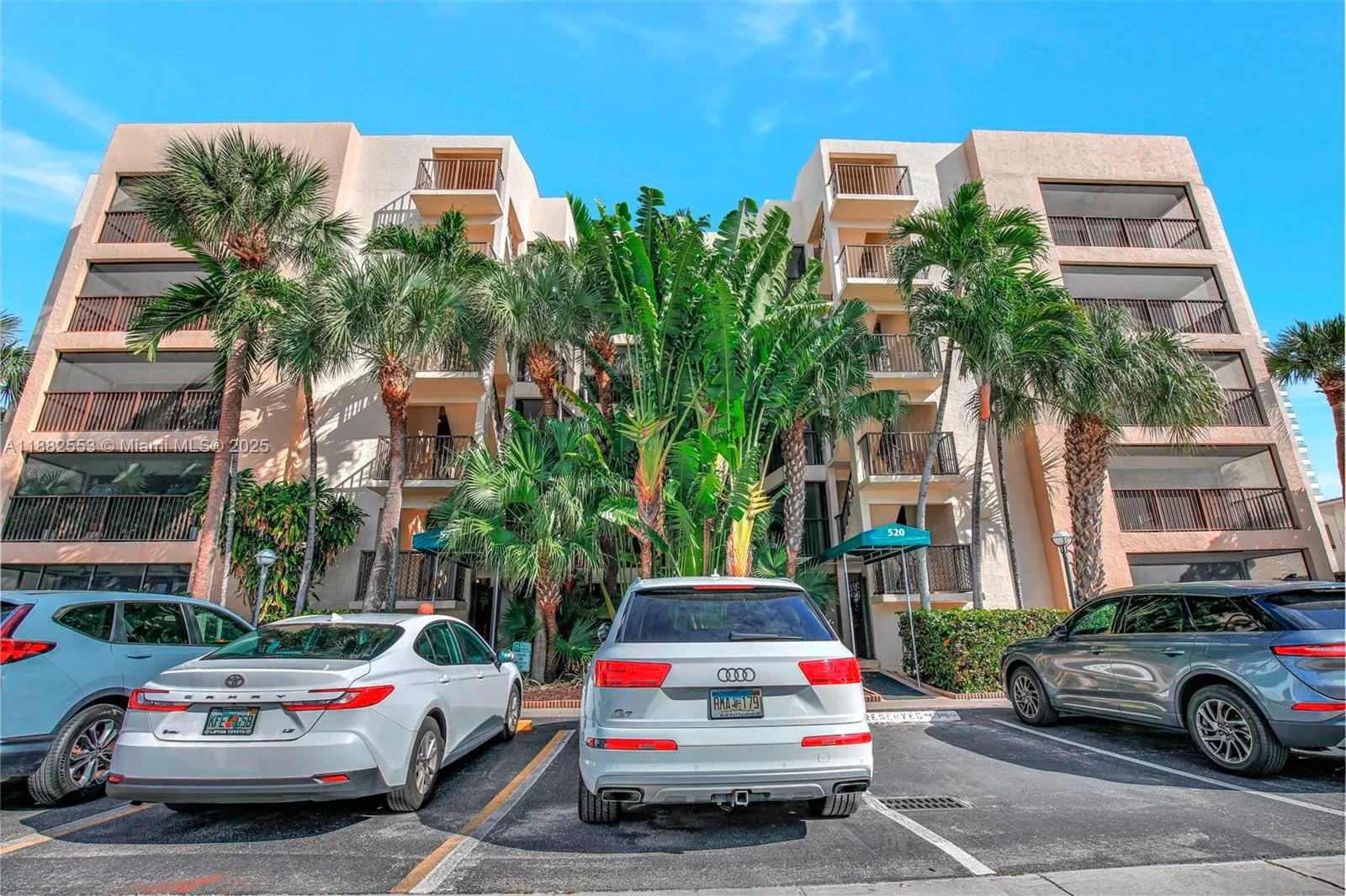 520 Orton Ave, #303