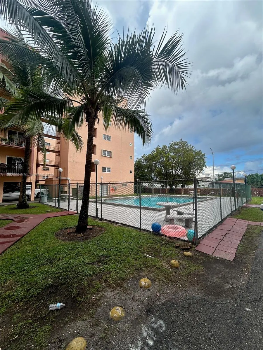 460 E 23rd St, #103