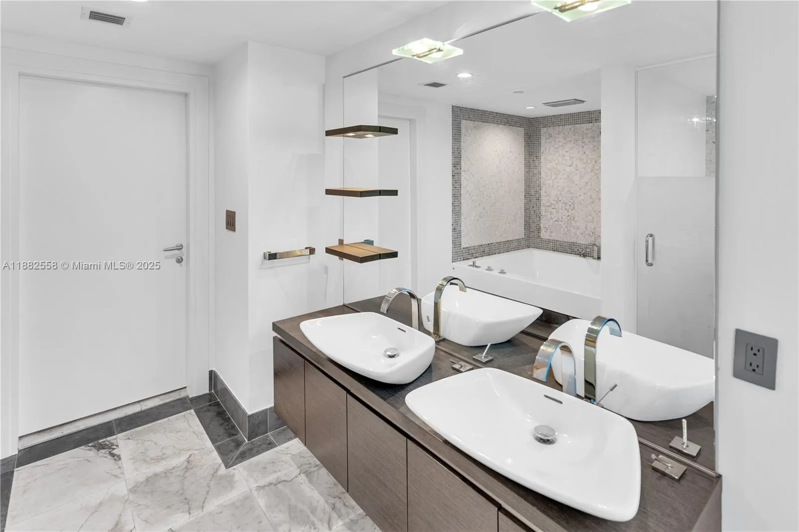 200 Biscayne Boulevard Way, #4201