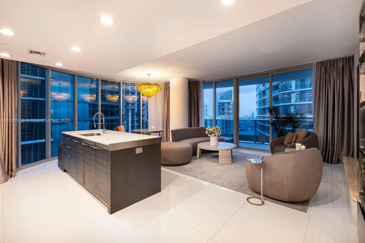 200 Biscayne Boulevard Way, #4201