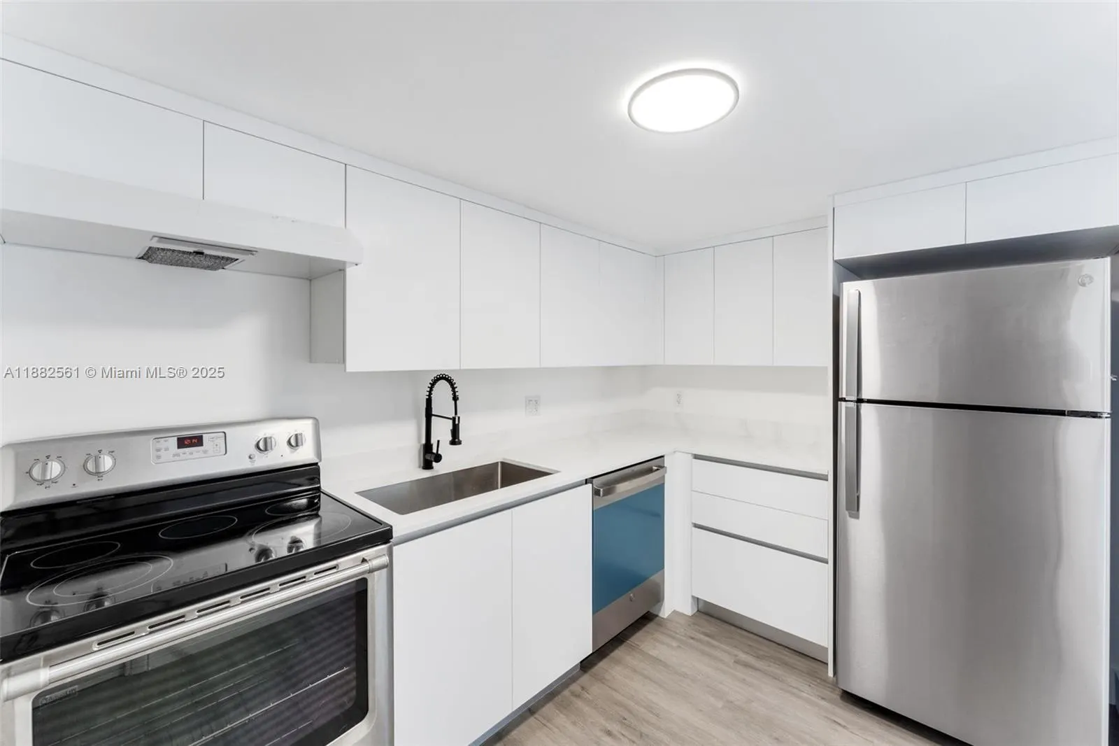 1400 NE 169th St, #303
