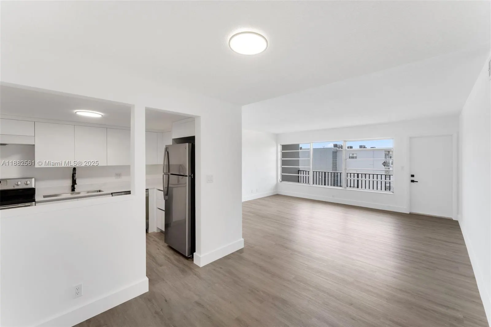 1400 NE 169th St, #303