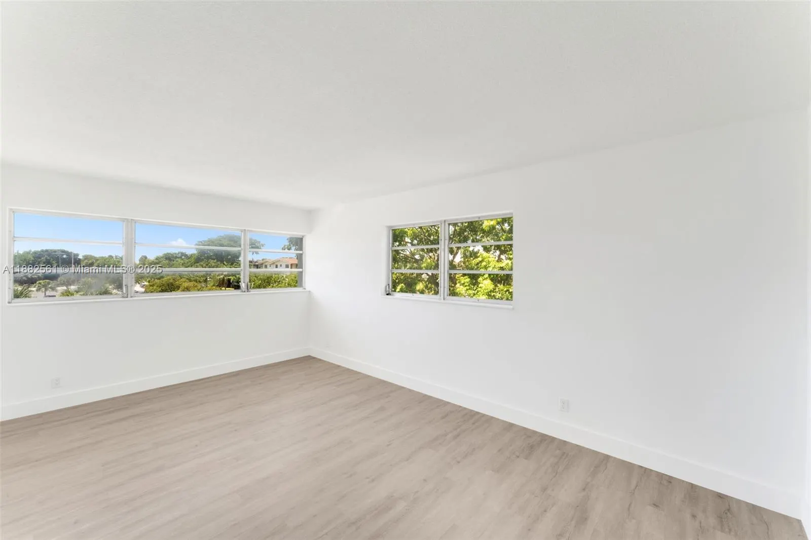 1400 NE 169th St, #303