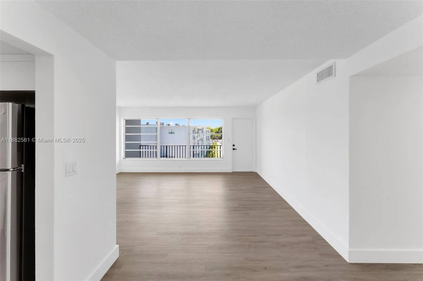 1400 NE 169th St, #303