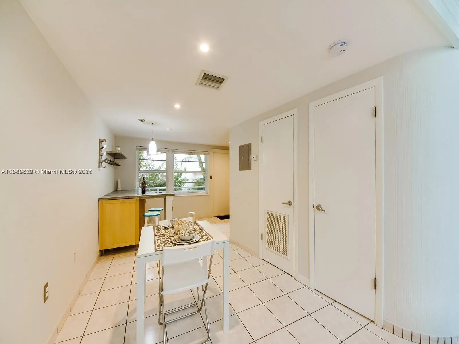 6865 Bay Dr, #1