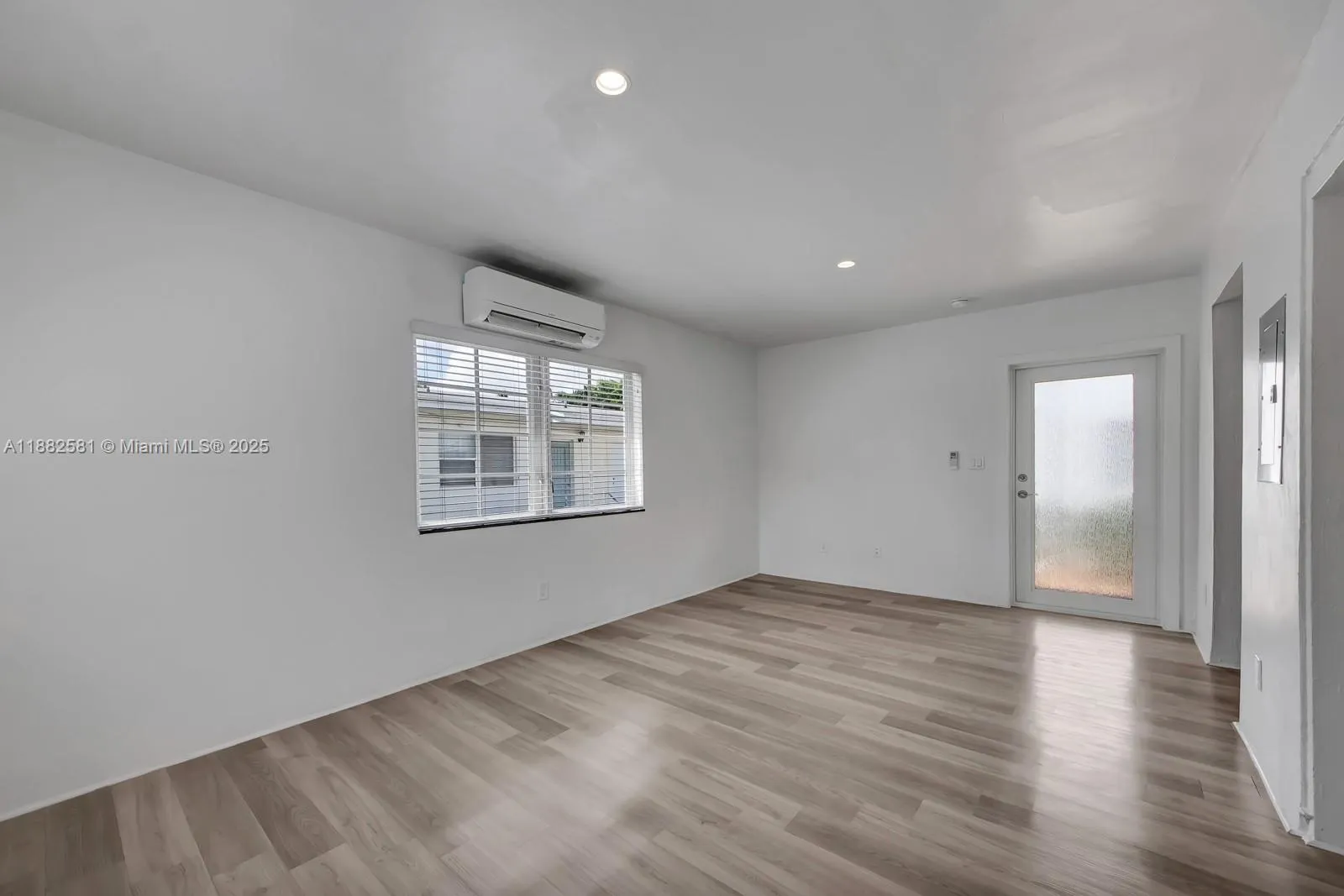 570 NE 68th St, #7