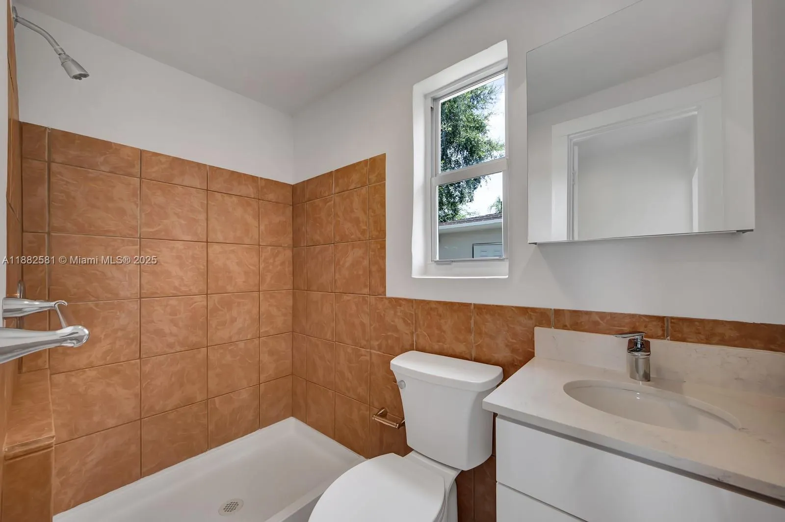 570 NE 68th St, #7