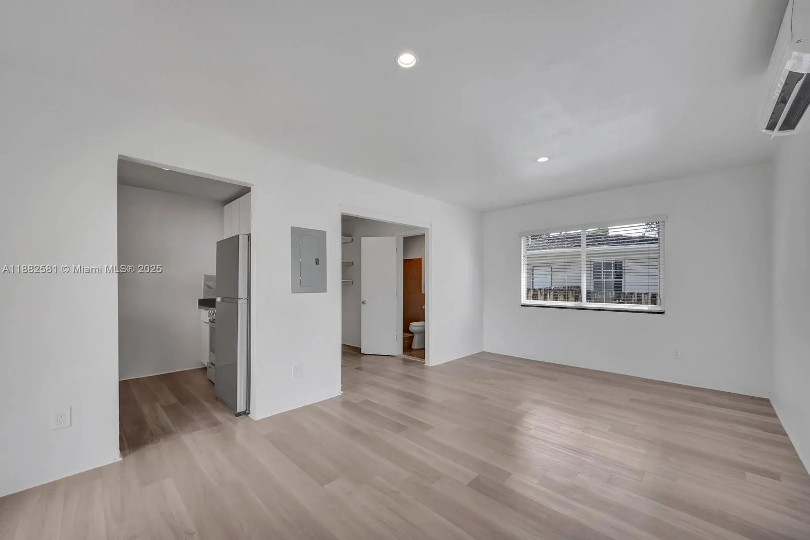 570 NE 68th St, #7