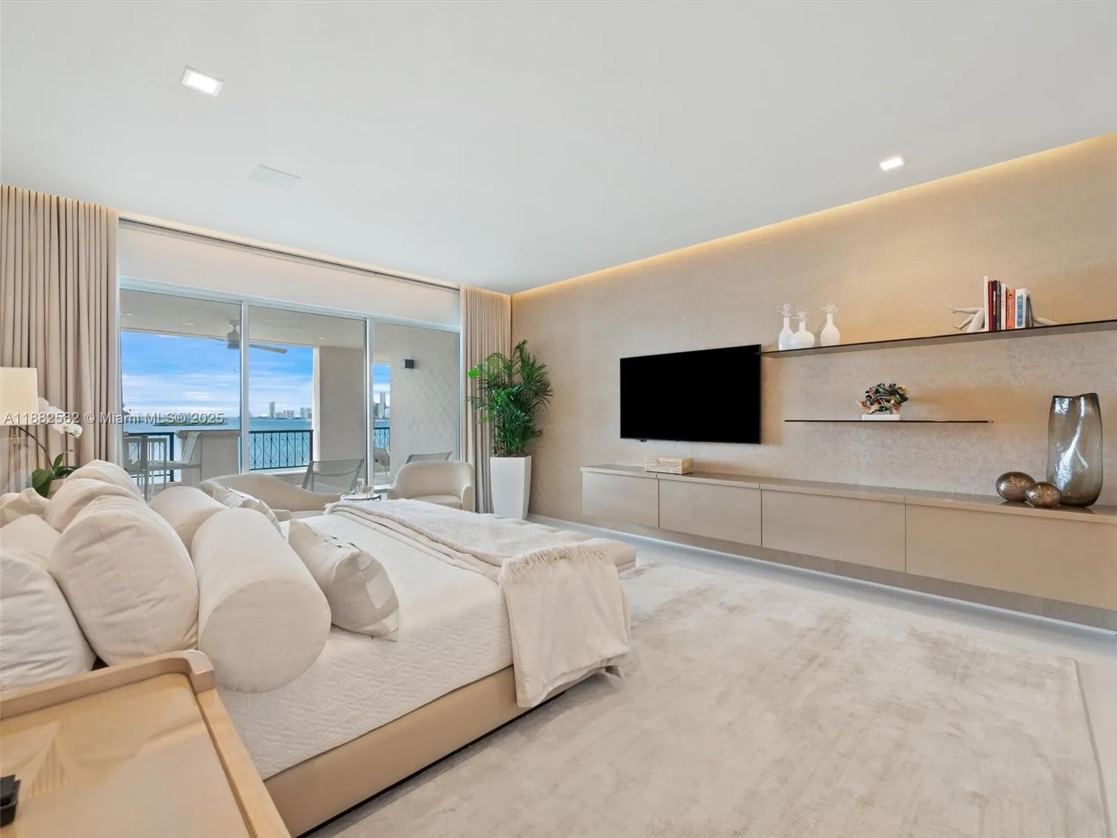 5053 Fisher Island Dr, #5053