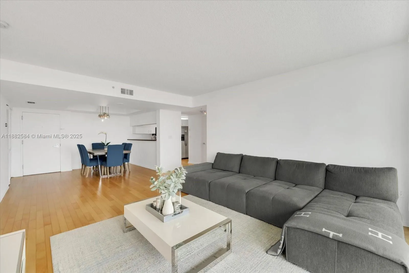 650 West Ave, #704