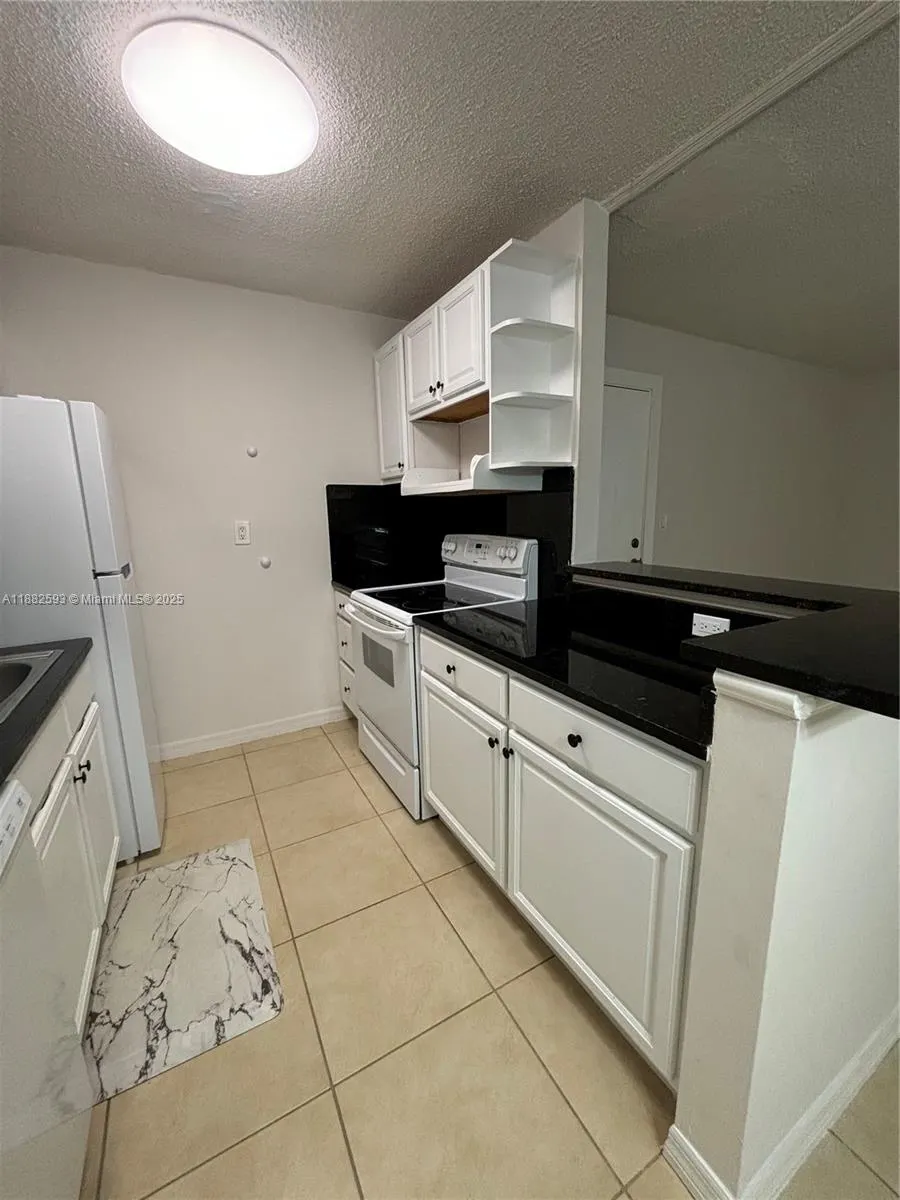 9721 Hammocks Blvd, #105