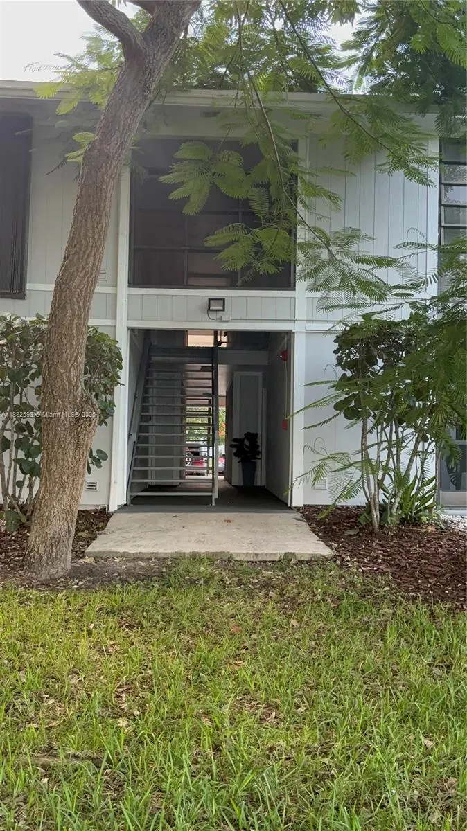 9721 Hammocks Blvd, #105