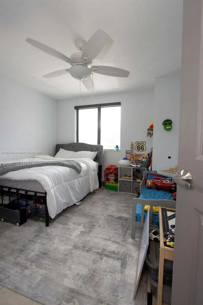 2061 Washington Ave, #4