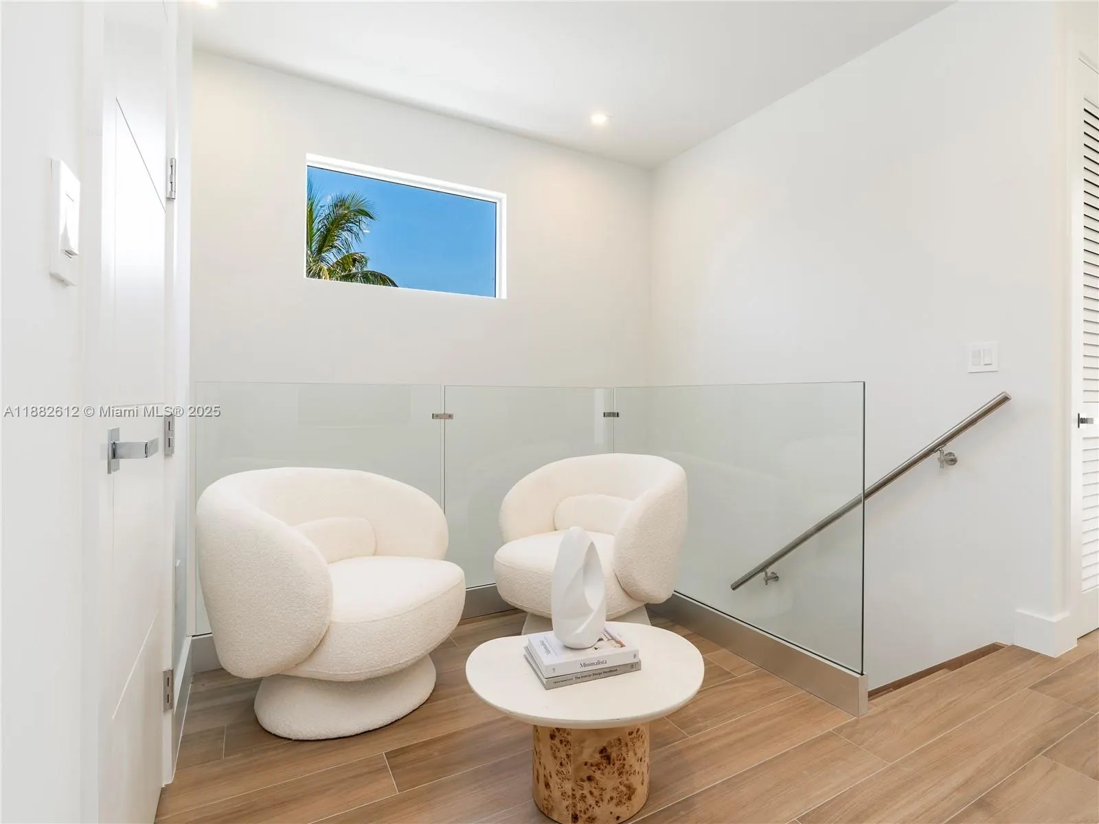 736 NE 14th Ave