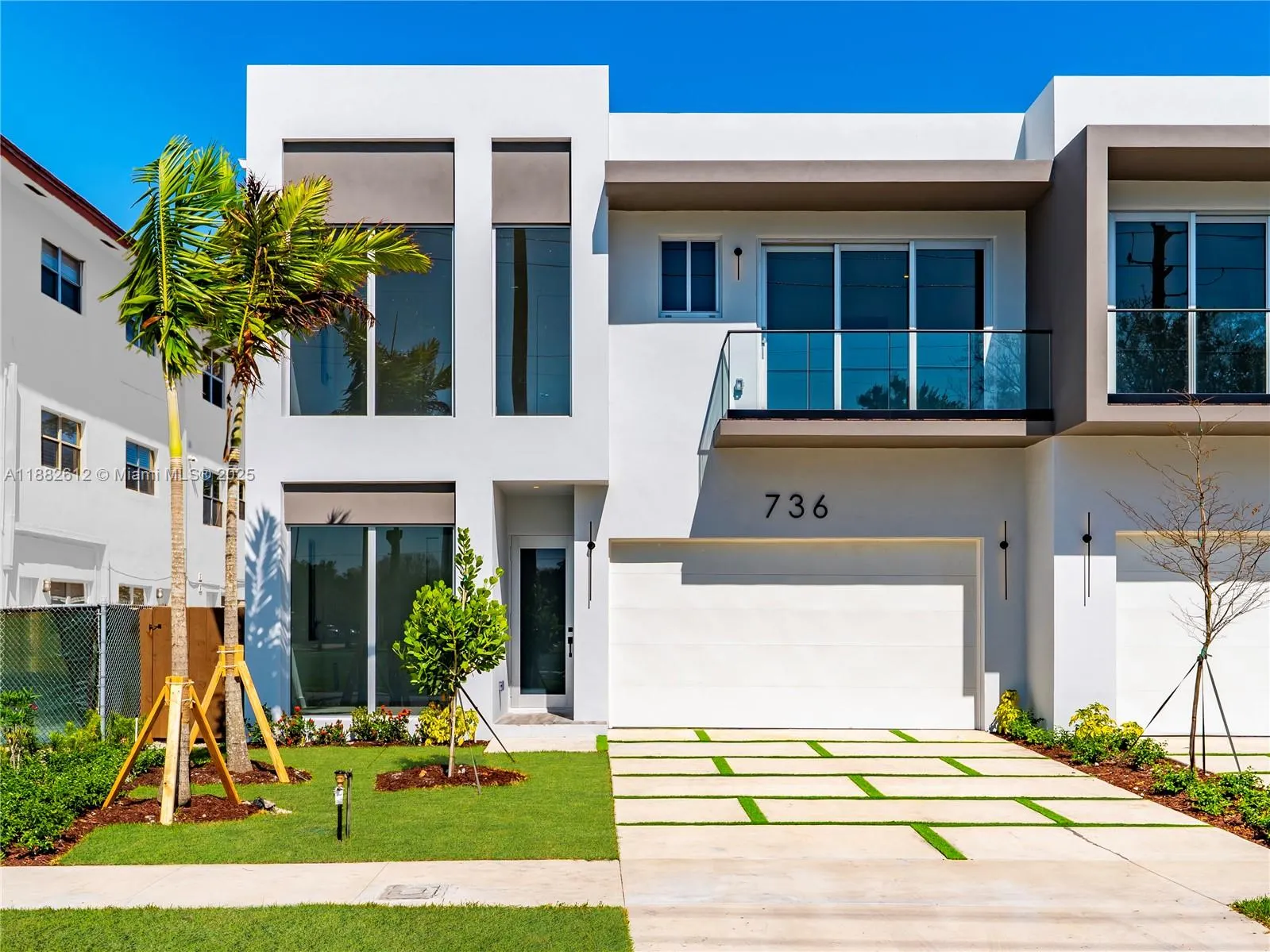 736 NE 14th Ave