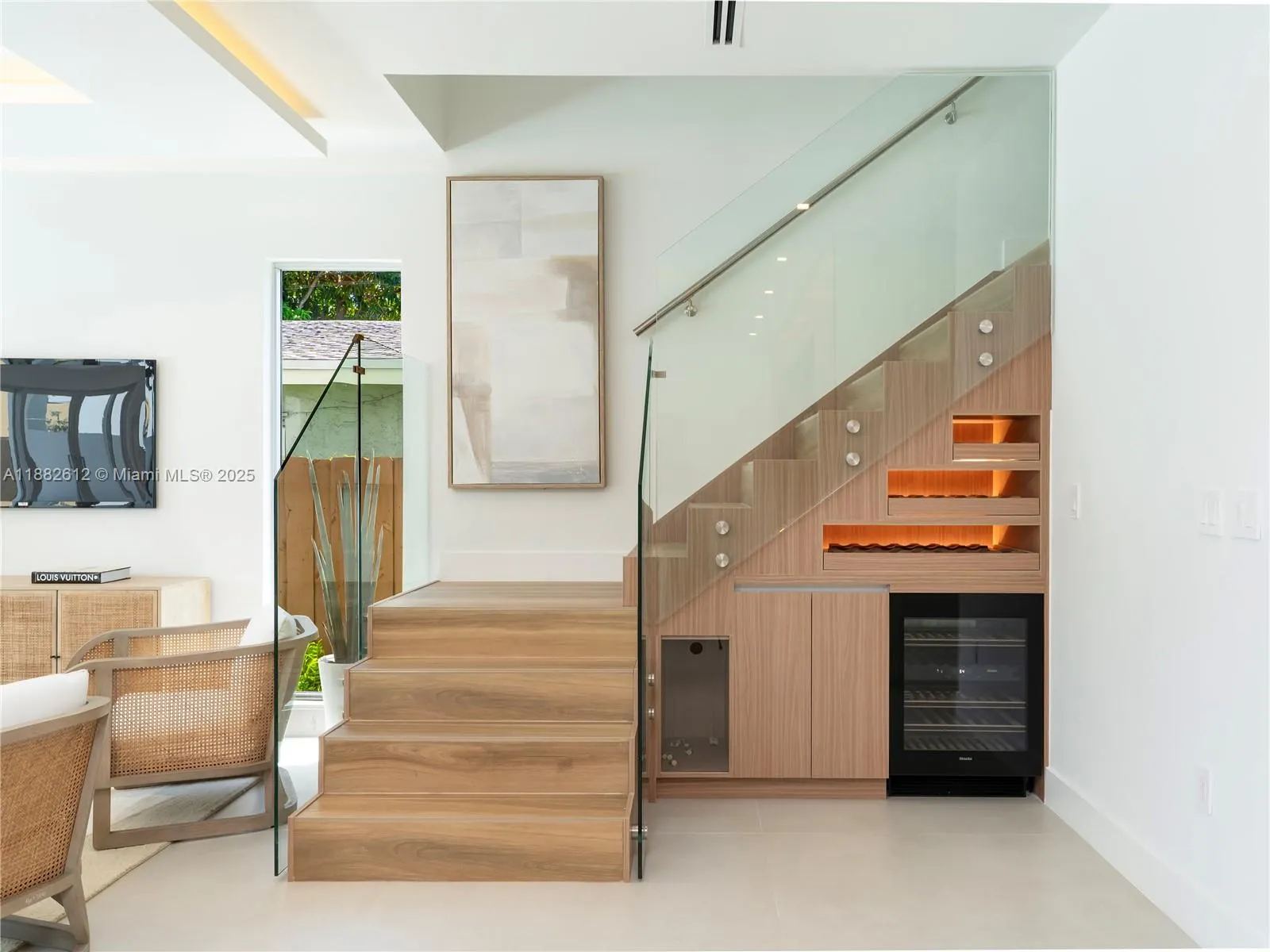 736 NE 14th Ave