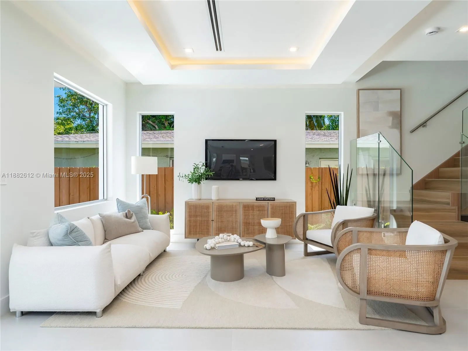 736 NE 14th Ave
