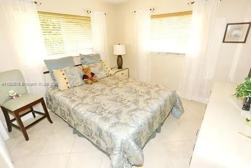 4106 NW 52nd Ave
