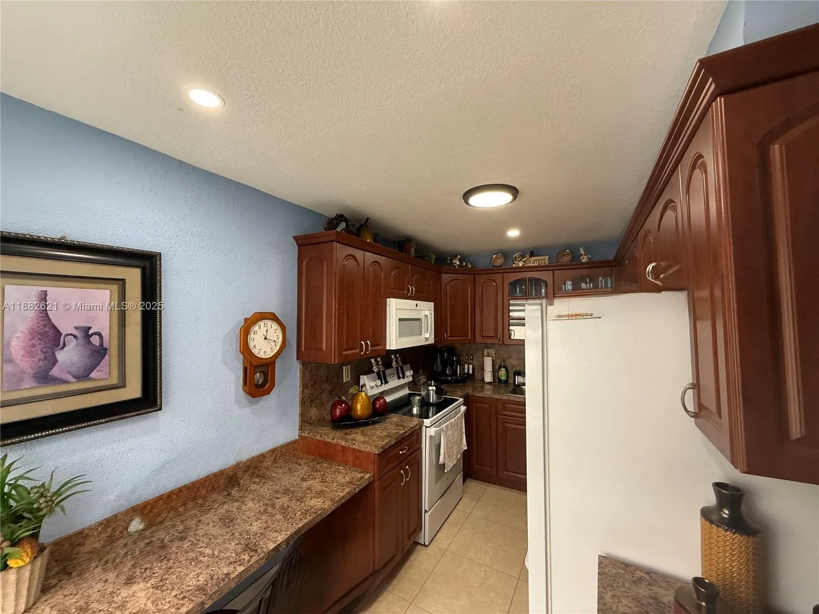 1560 W 46th St, #229