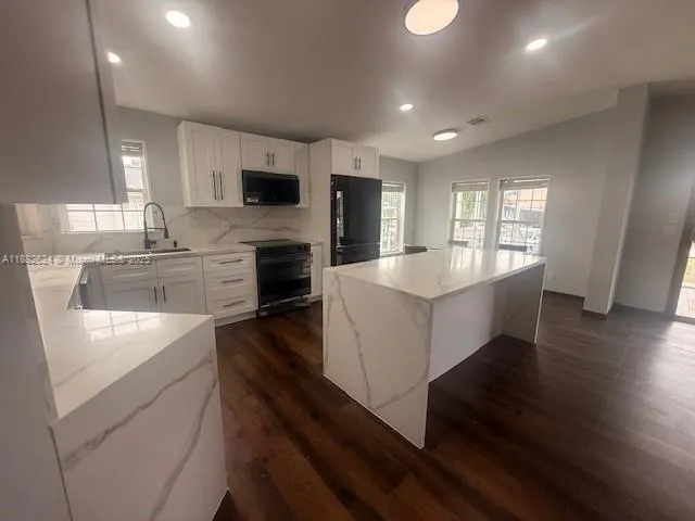 2863 SW 58th Mnr