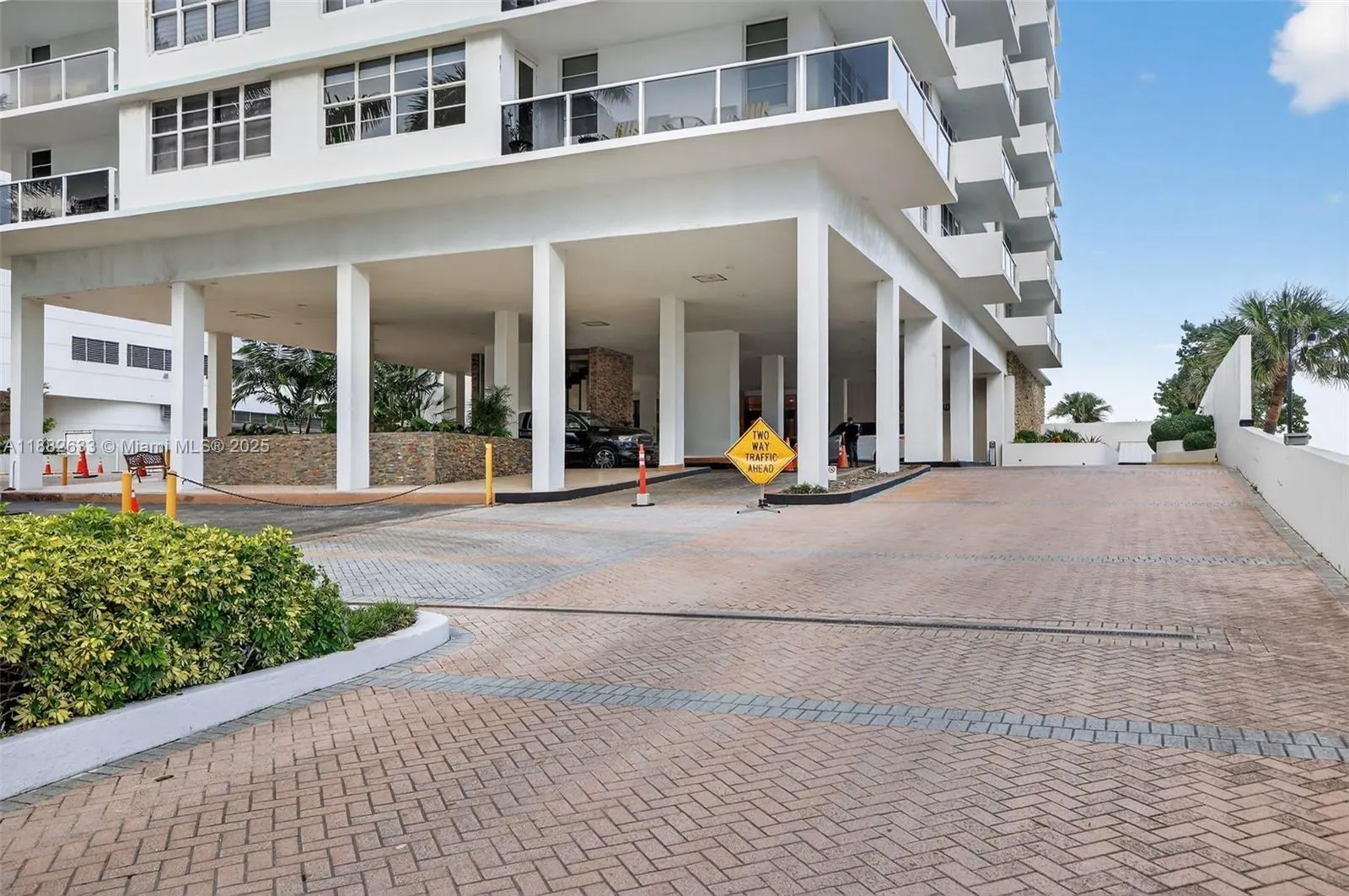 3725 S Ocean Dr, #1127