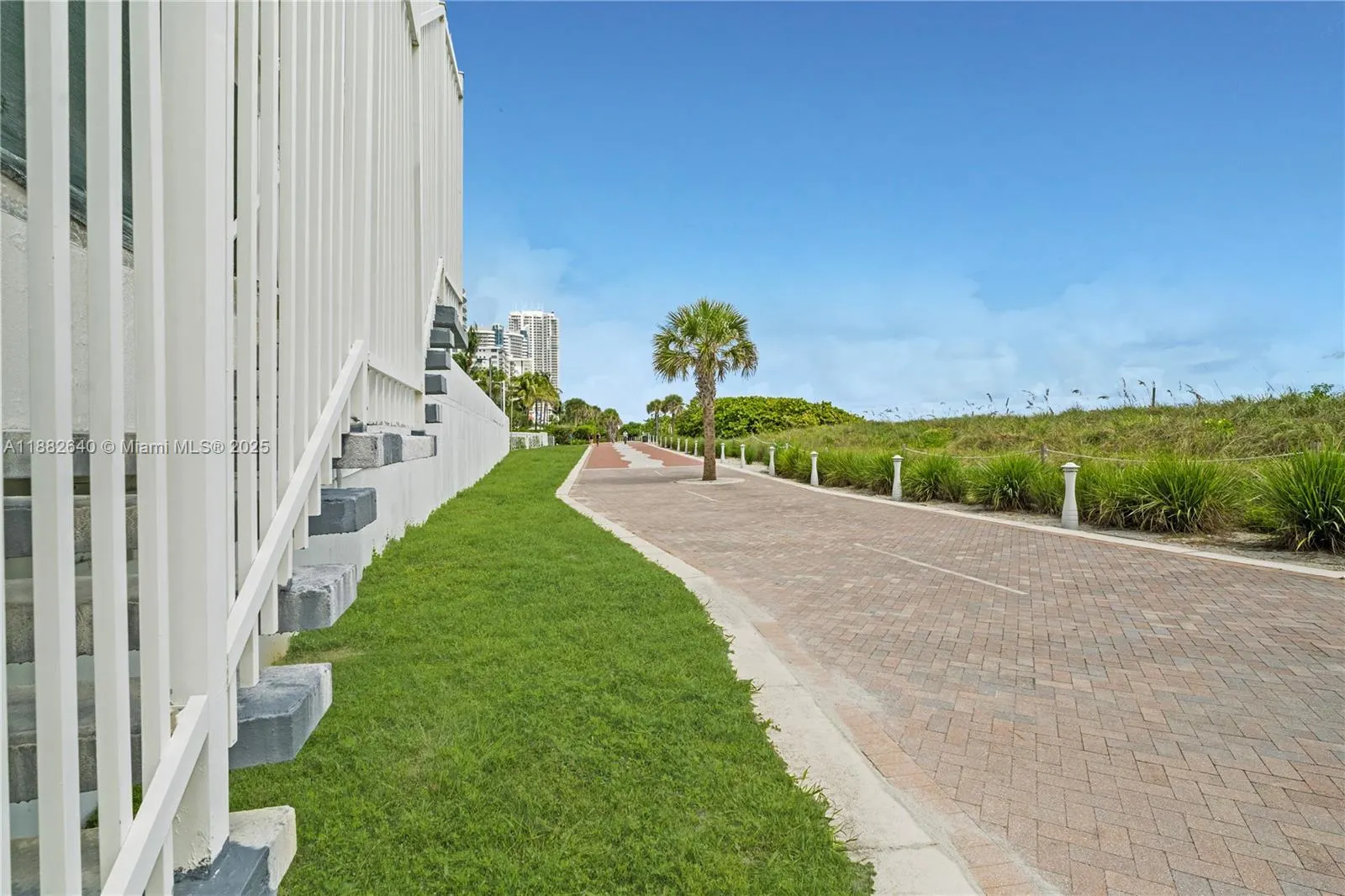 5825 Collins Ave, #7D