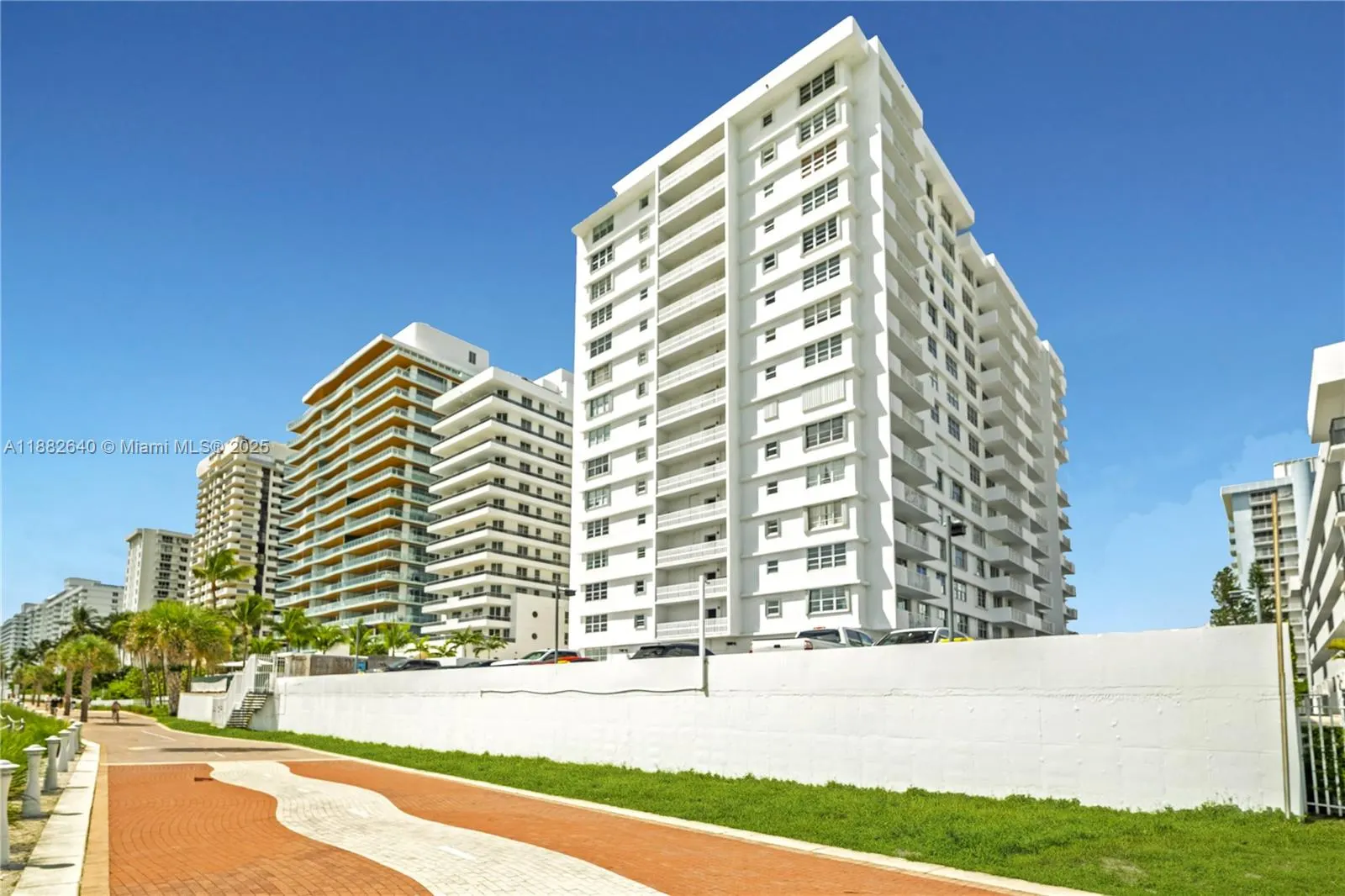 5825 Collins Ave, #7D