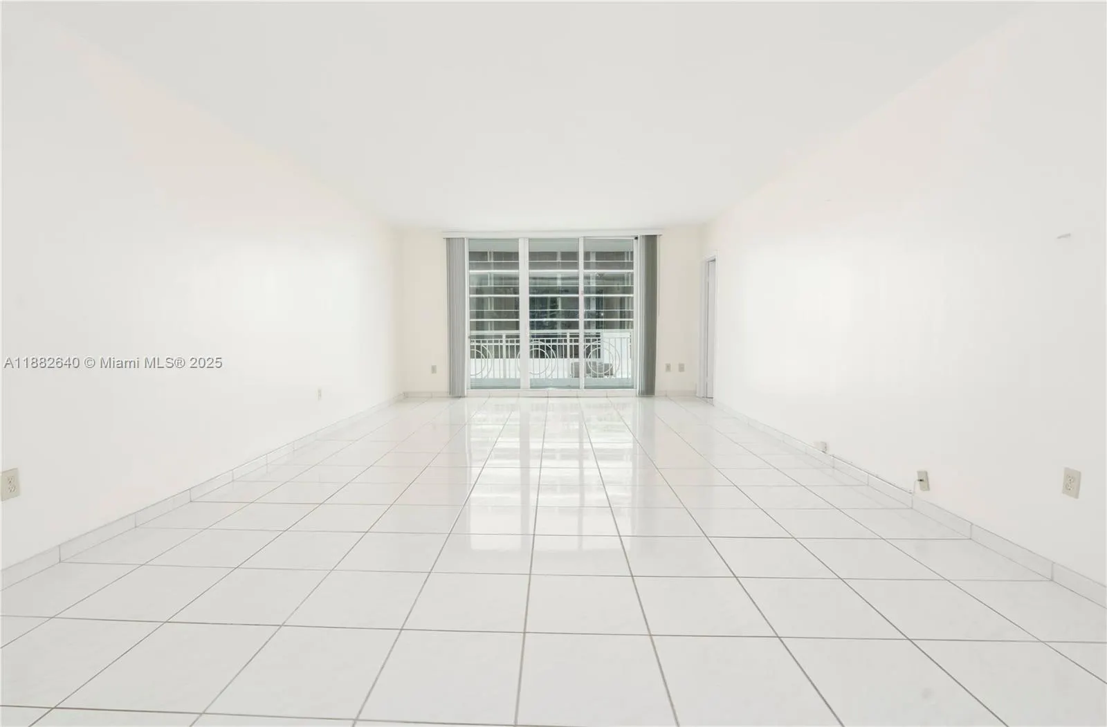 5825 Collins Ave, #7D