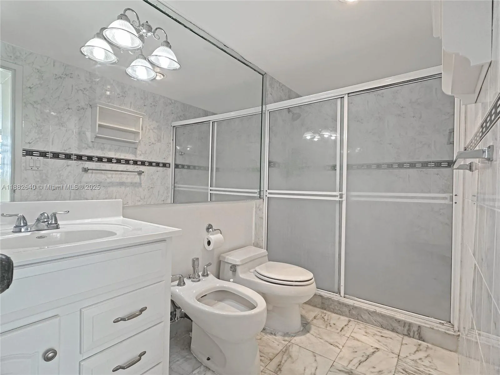 5825 Collins Ave, #7D