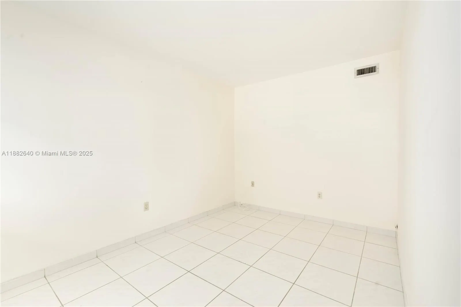5825 Collins Ave, #7D