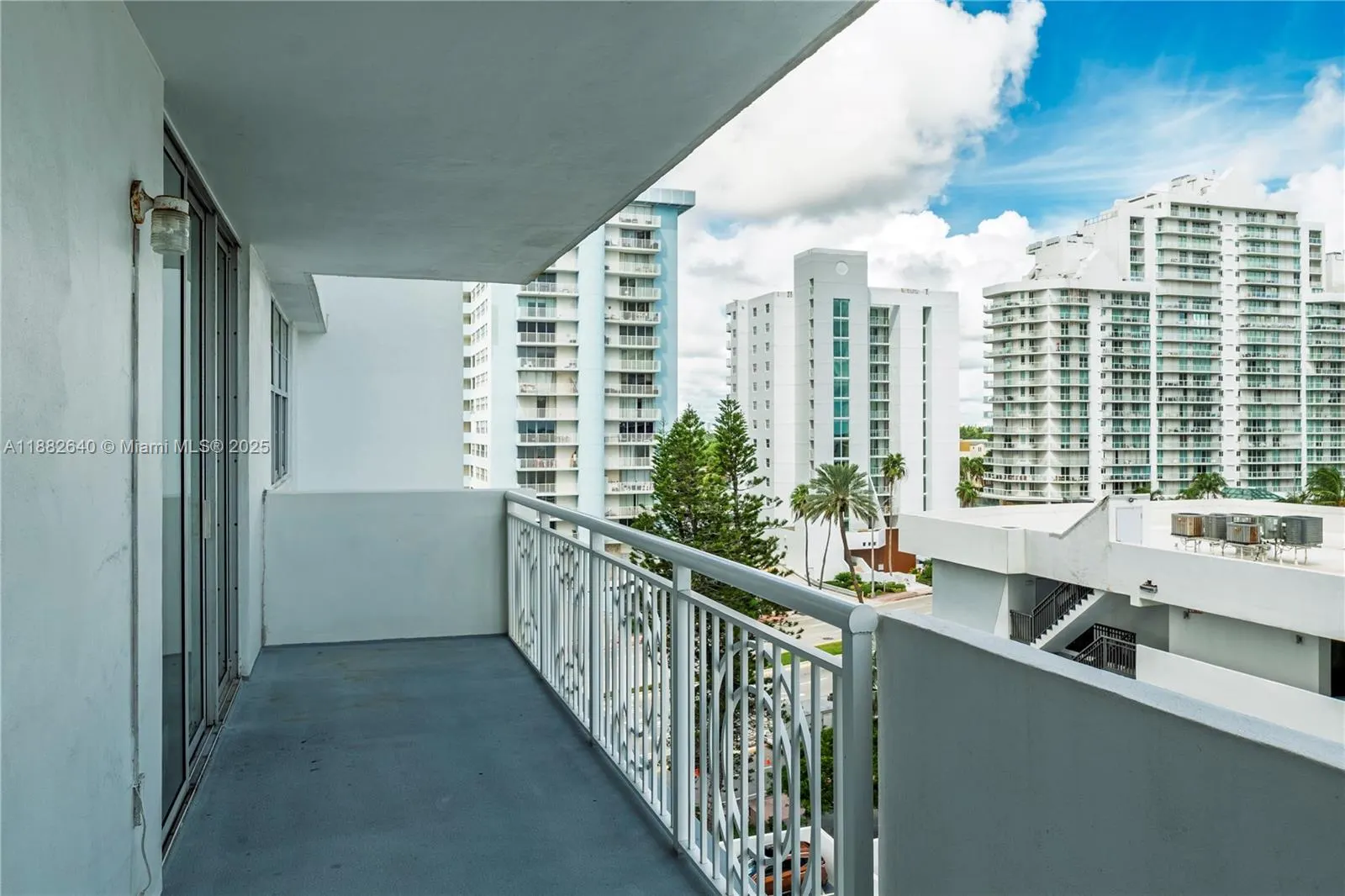 5825 Collins Ave, #7D