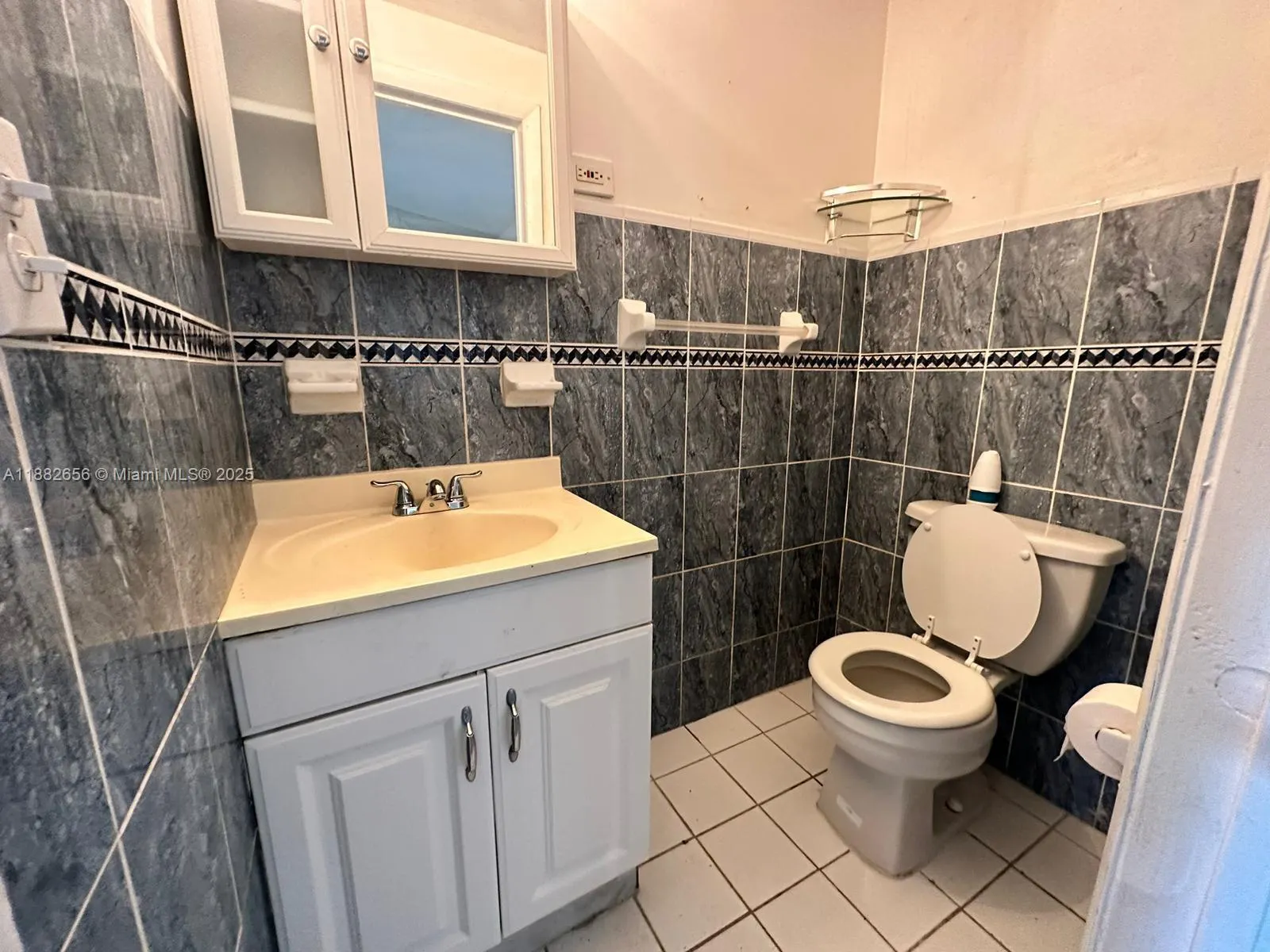 2202 Van Buren St, #1