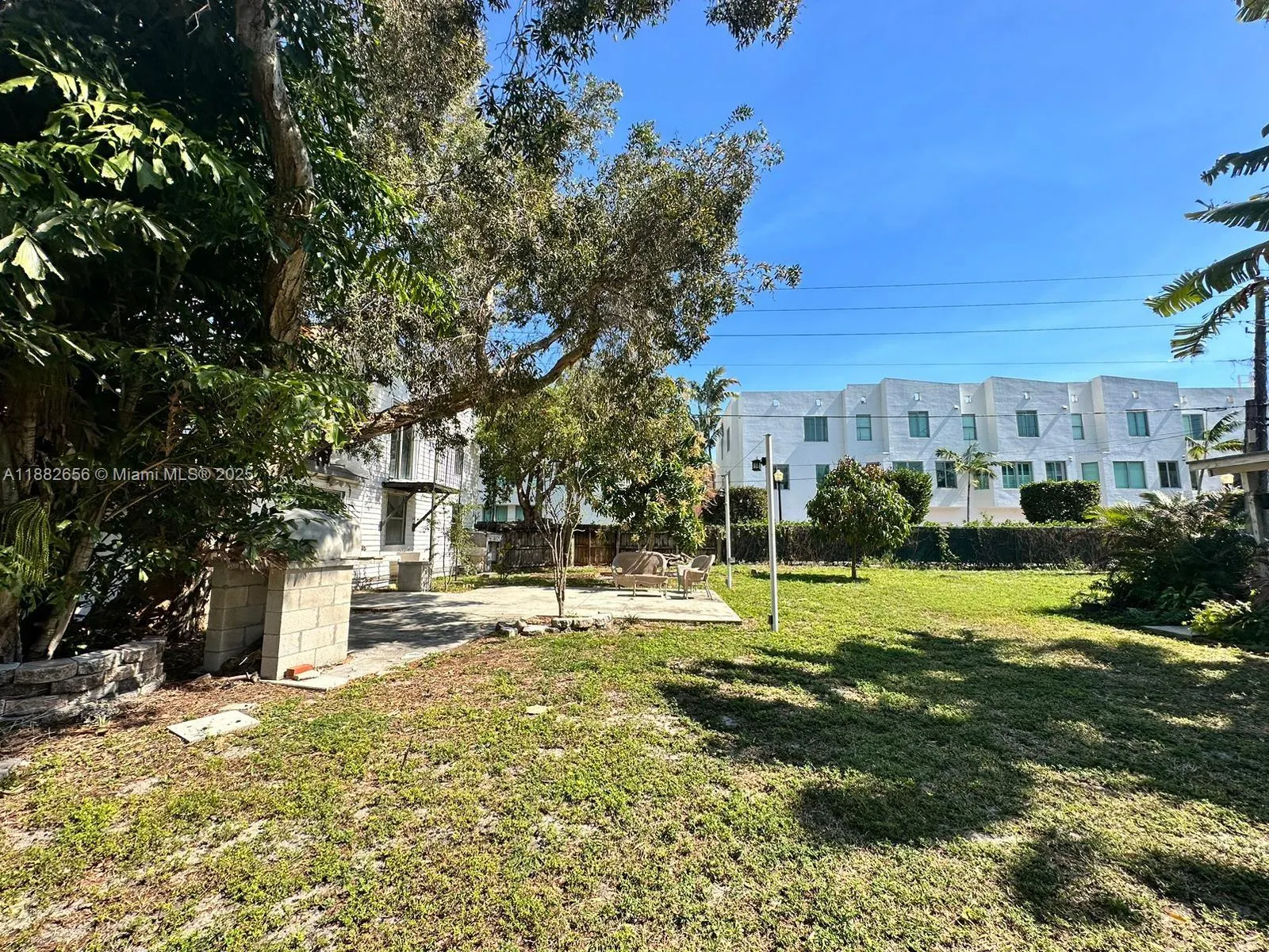 2202 Van Buren St, #1