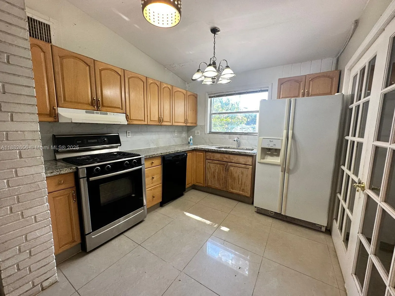 2202 Van Buren St, #1