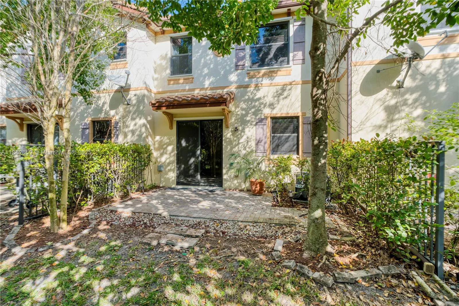 6973 Broadland Way