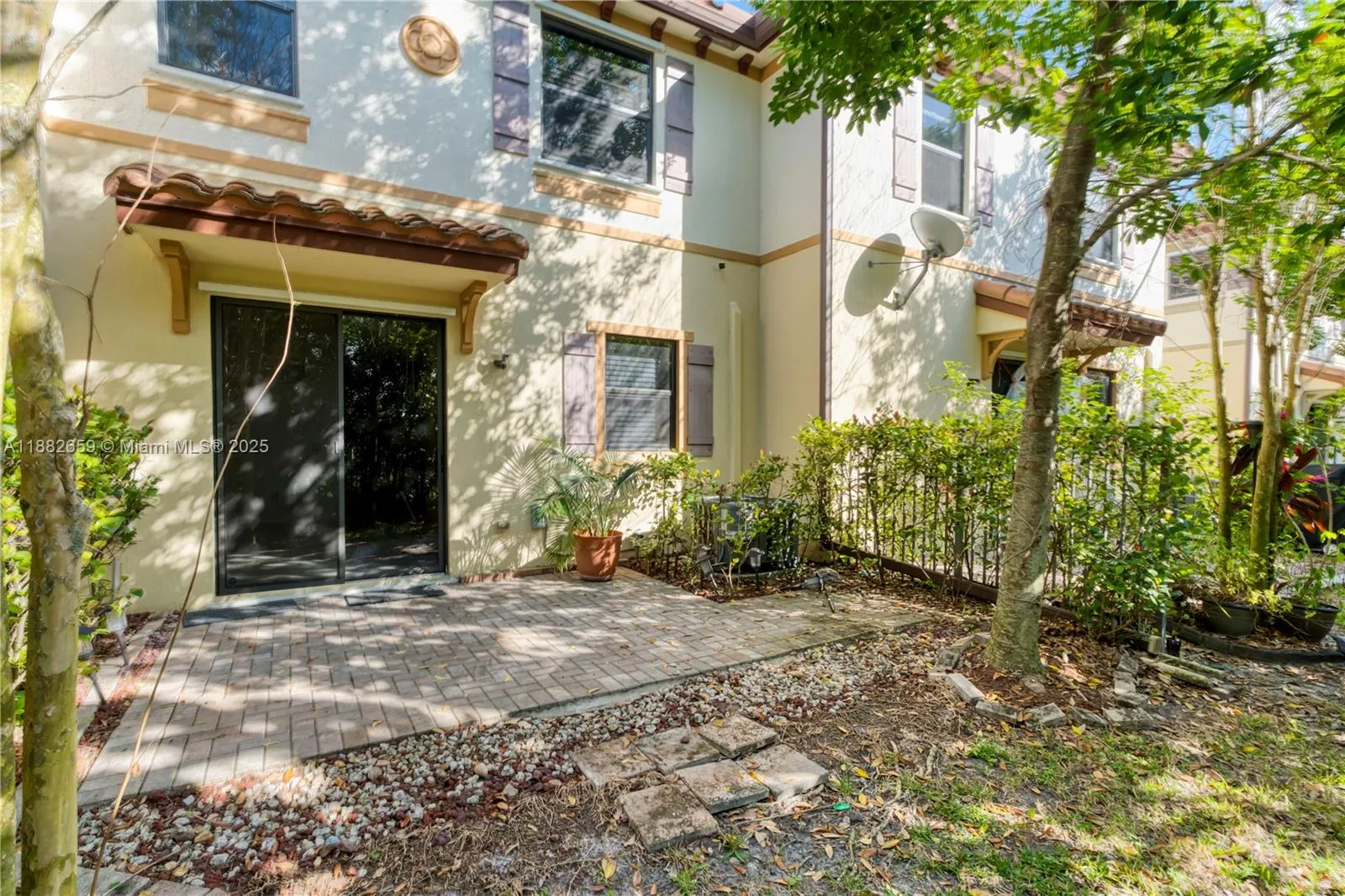 6973 Broadland Way