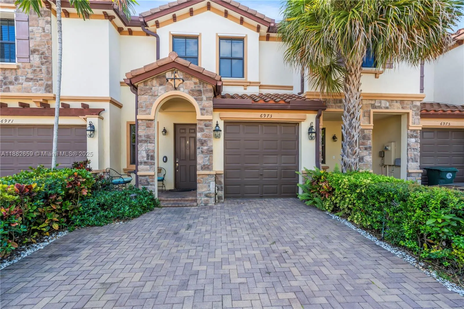 6973 Broadland Way