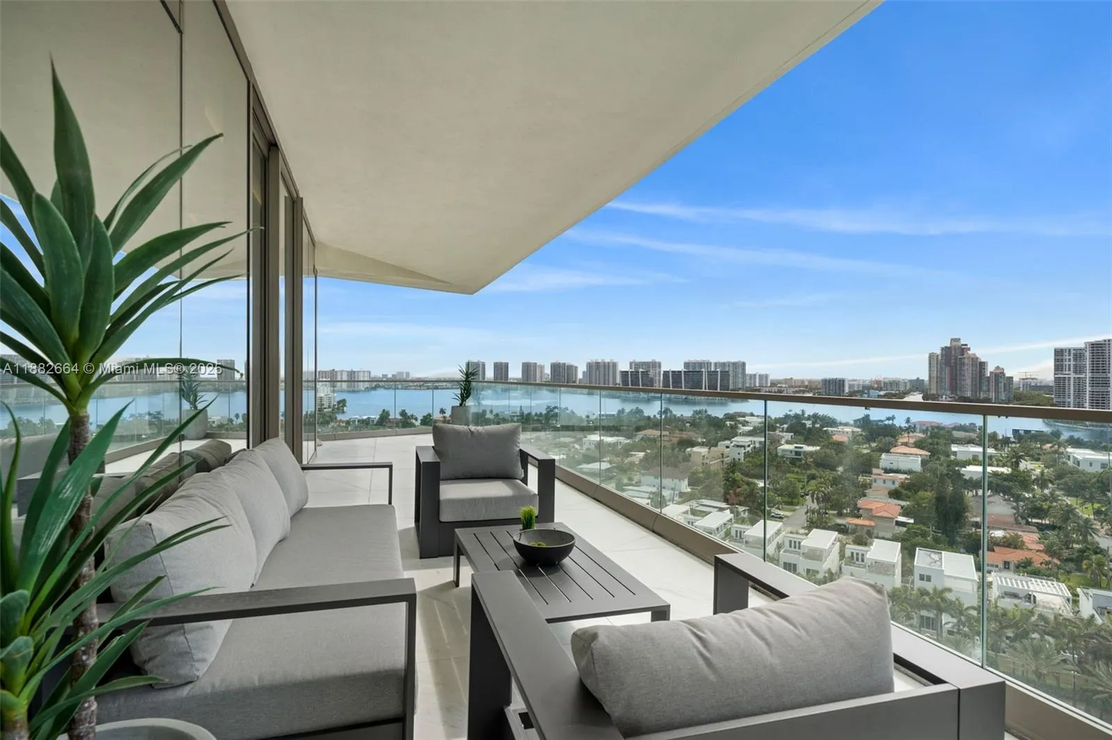 18975 Collins Ave, #1205