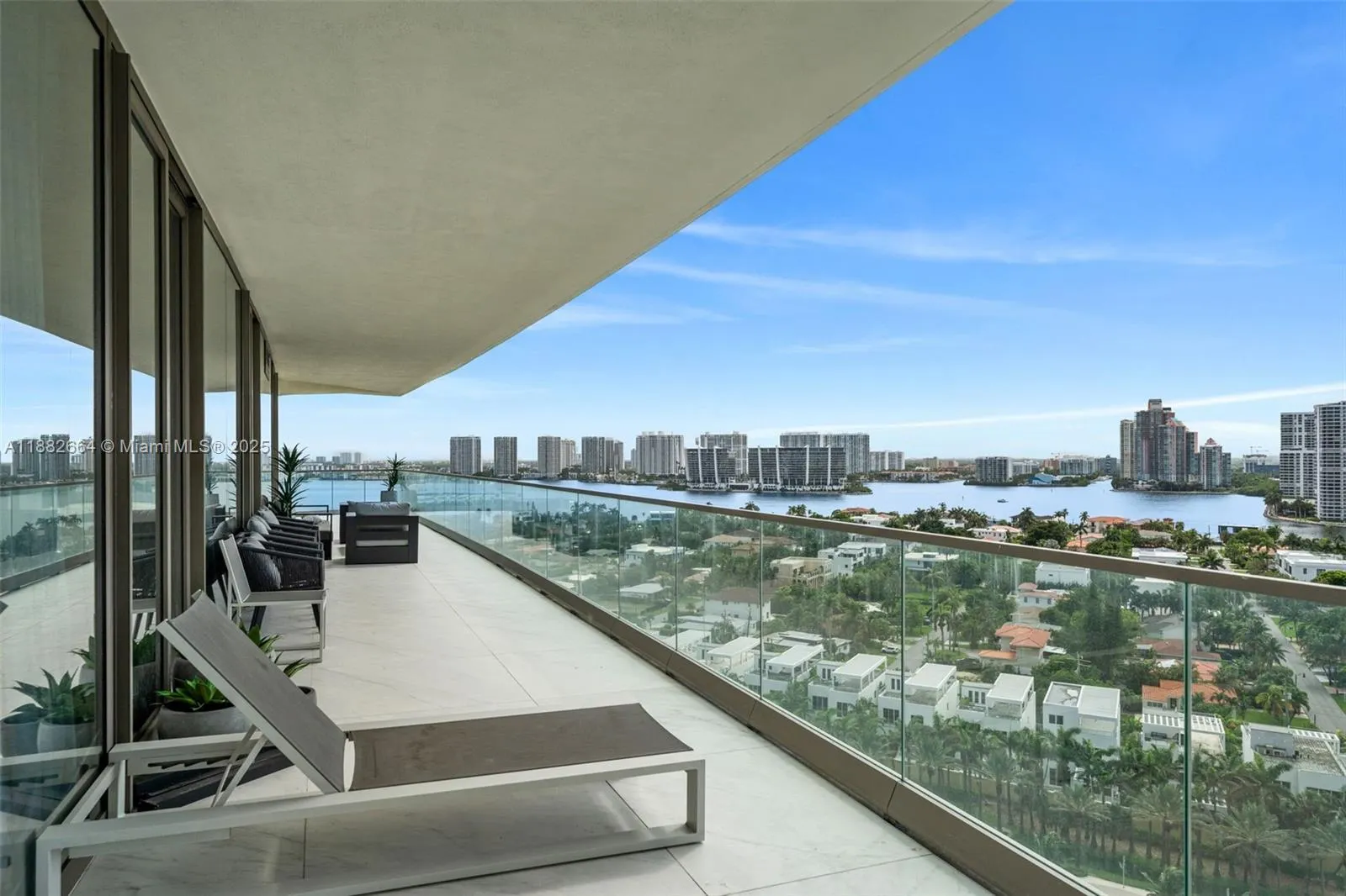 18975 Collins Ave, #1205
