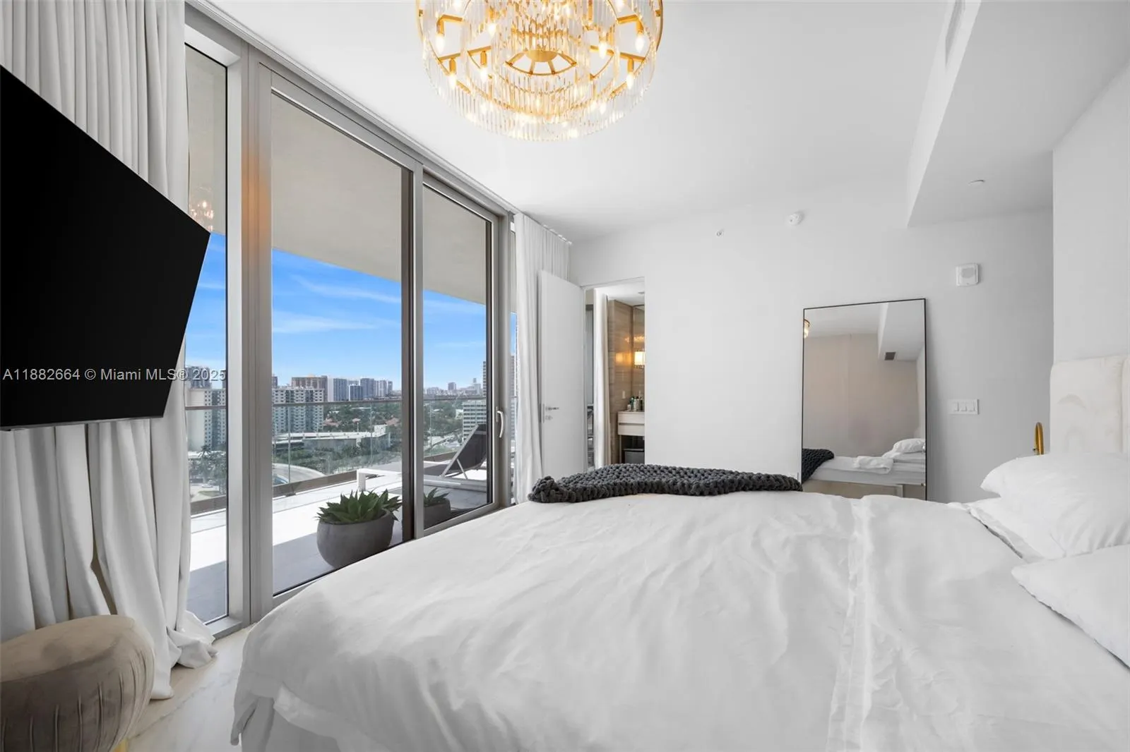 18975 Collins Ave, #1205