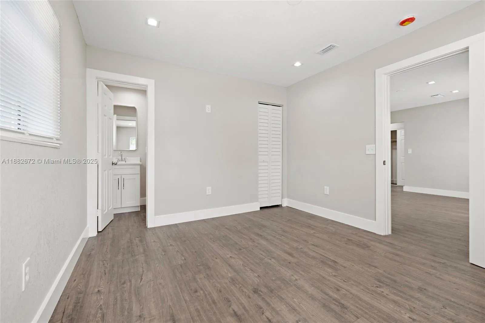 1410 SW 34th Ter