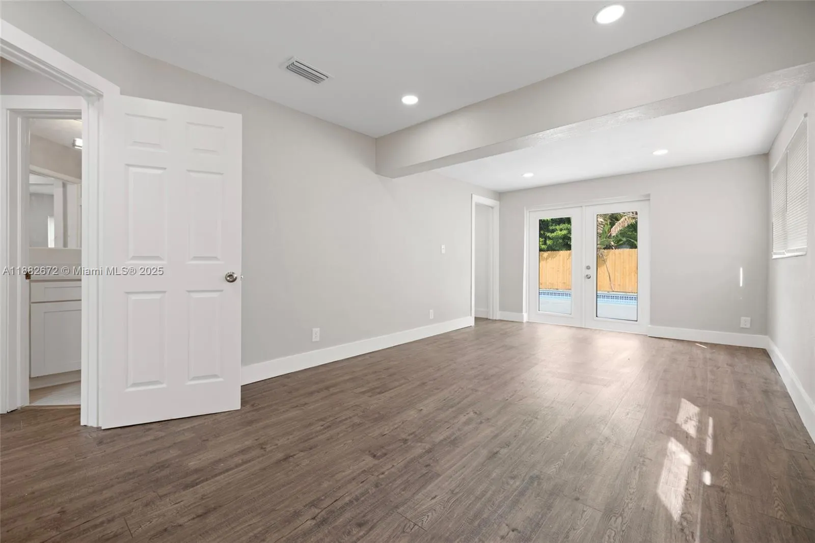 1410 SW 34th Ter
