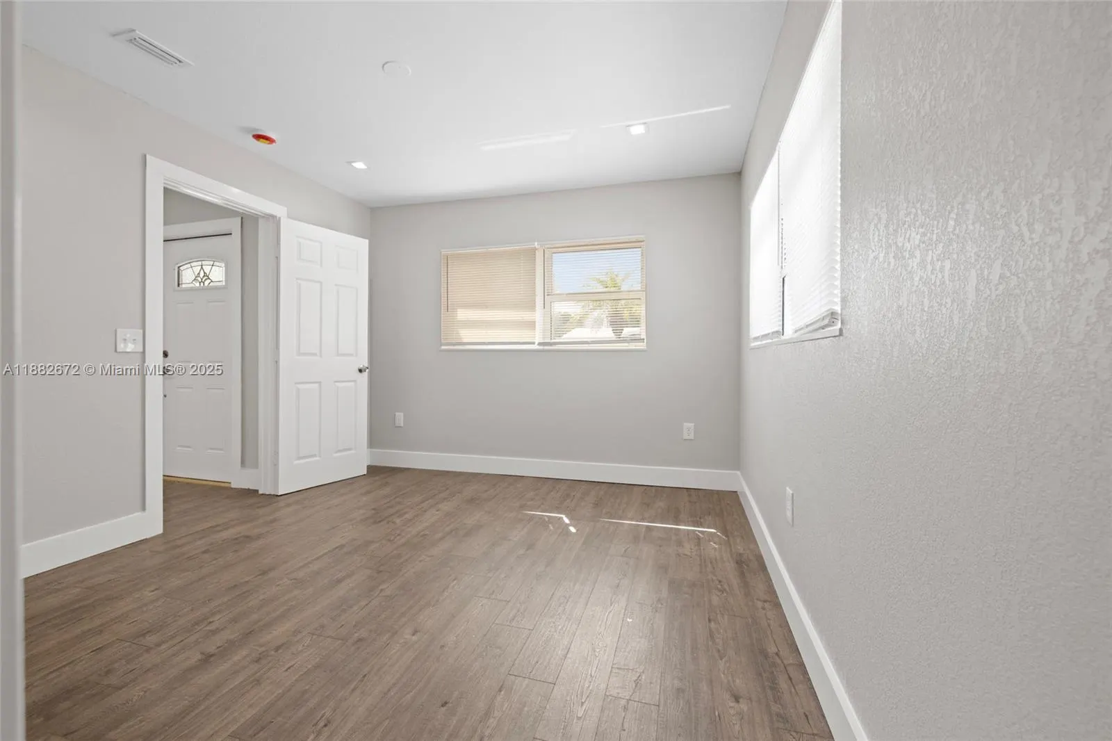 1410 SW 34th Ter
