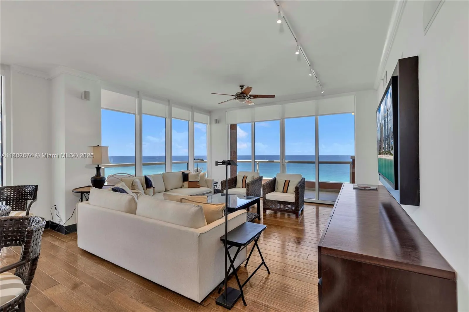 17875 Collins Ave, #1201