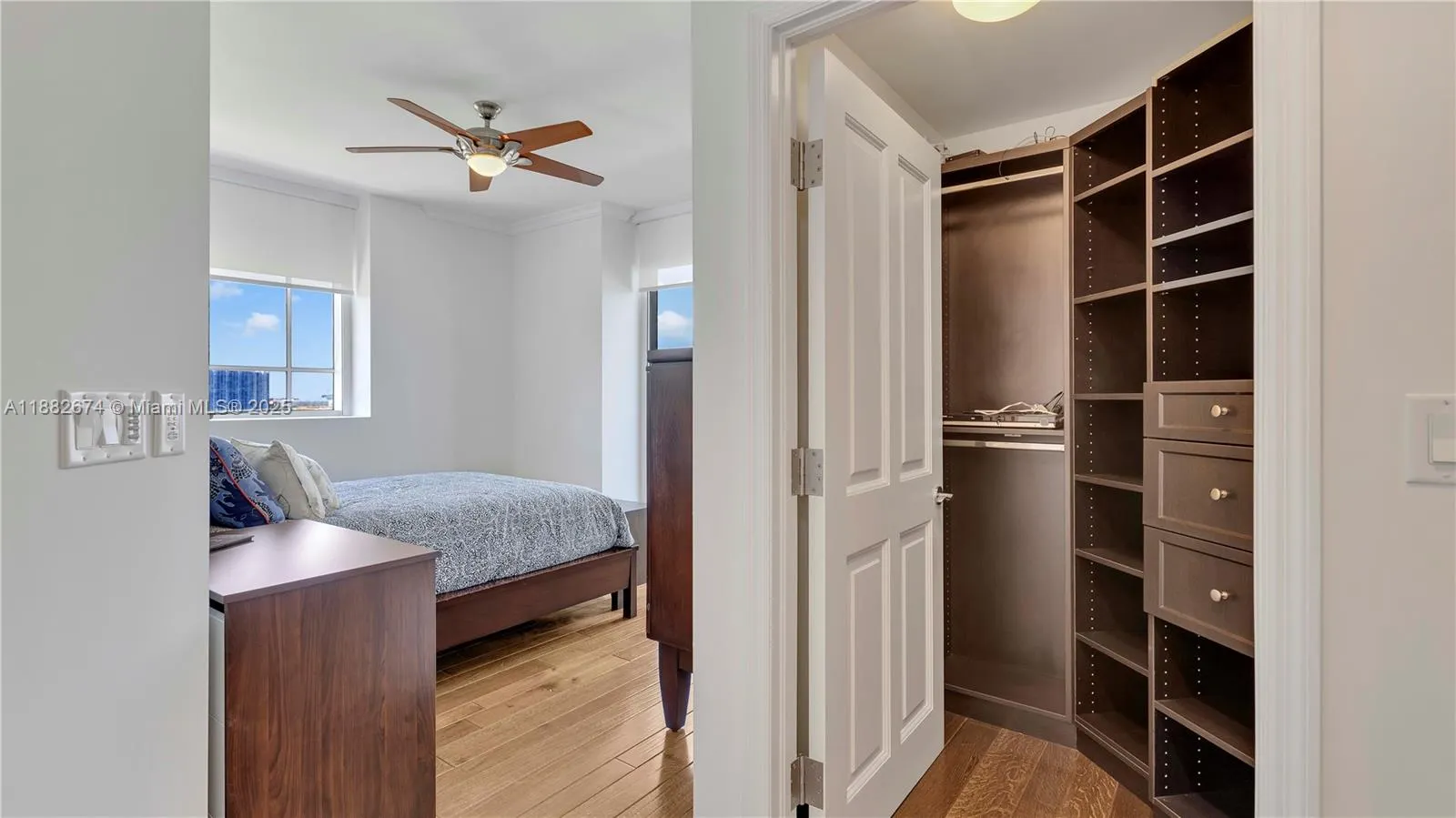 17875 Collins Ave, #1201
