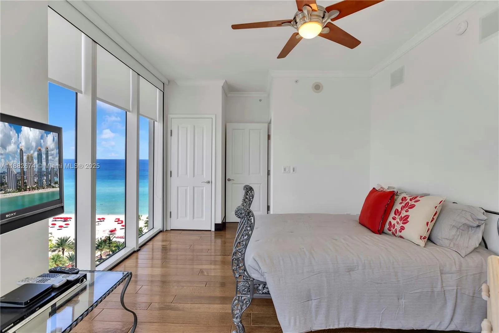 17875 Collins Ave, #1201